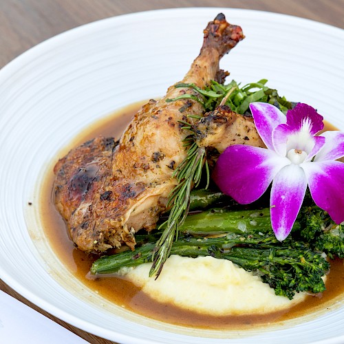 Hayes Mansion San Jose, Curio Collection by Hilton