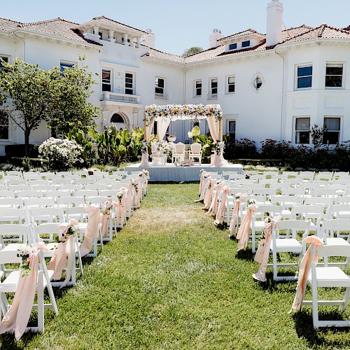 Hayes Mansion San Jose, Curio Collection by Hilton